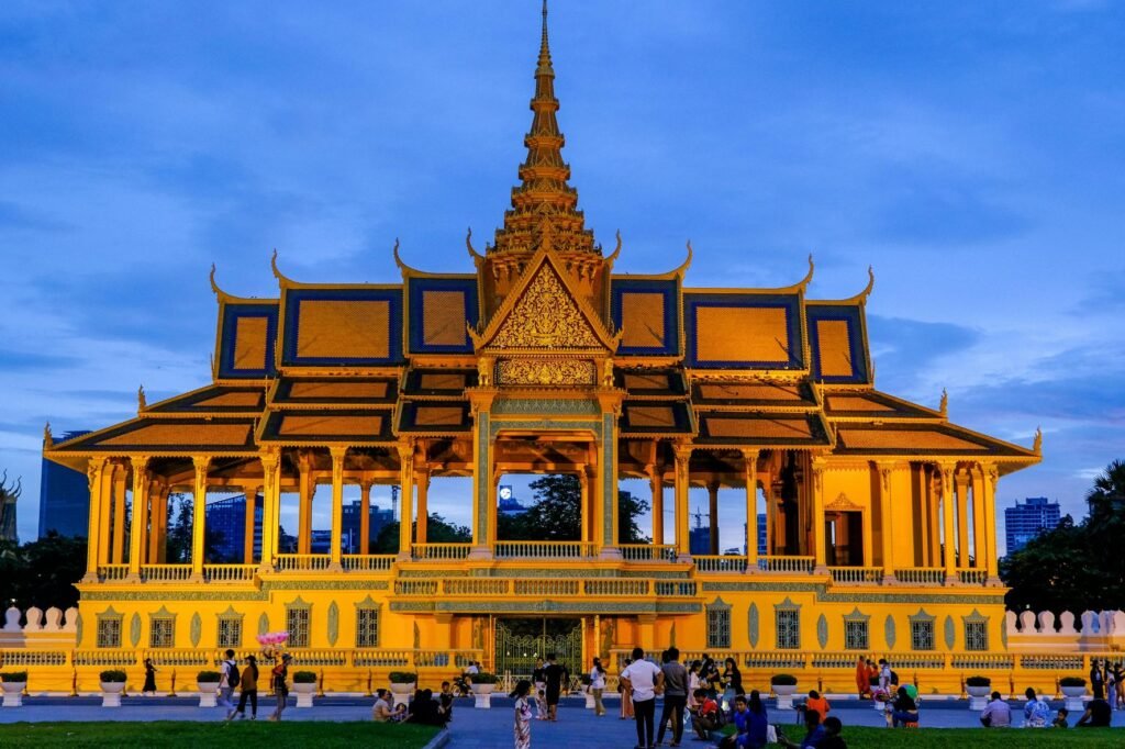 phnom penh royal palace king